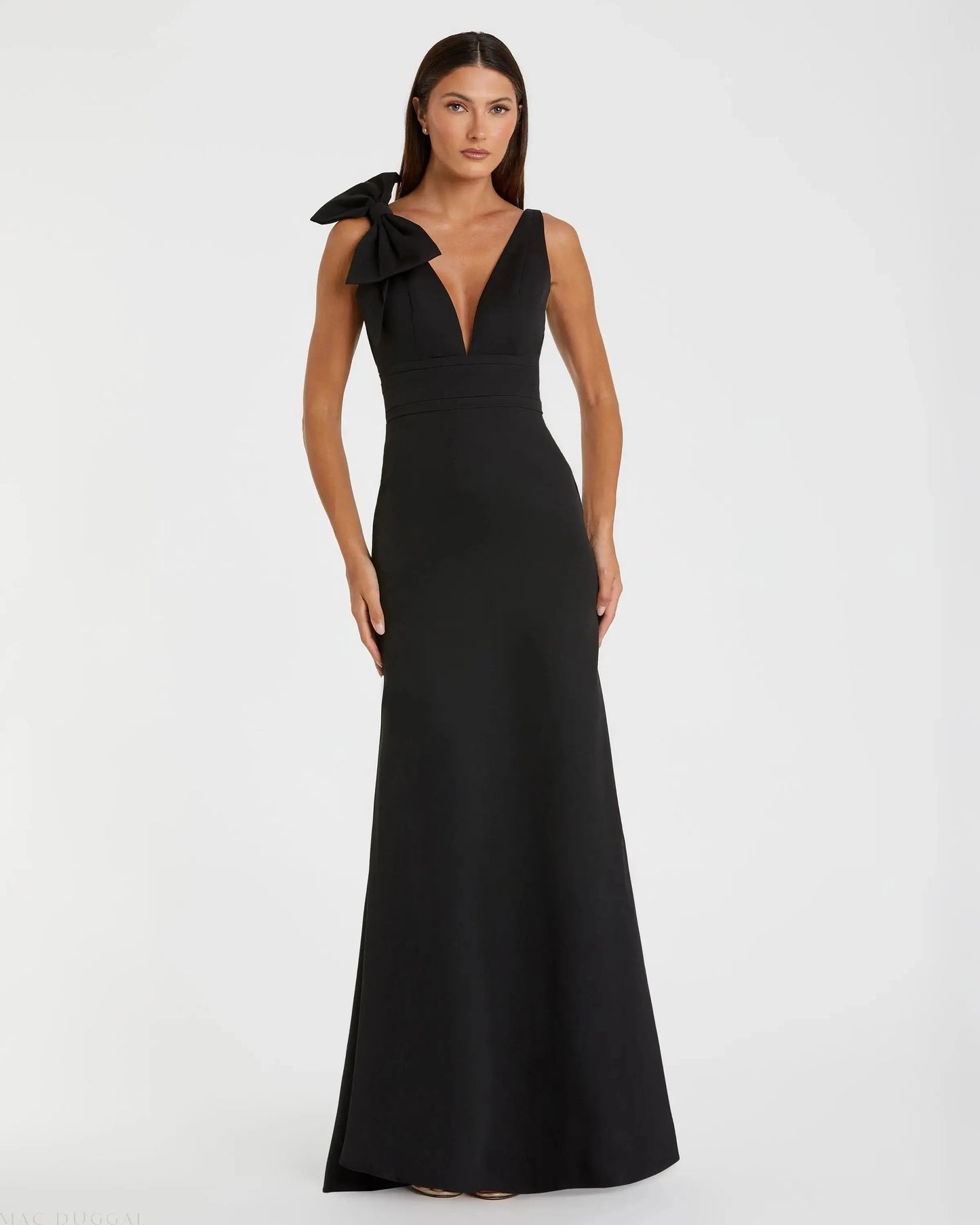 Black Sleeveless V Neck Bow Detail Mermaid Gown